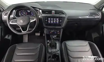 Volkswagen Tiguan 2022 2.0 Автомат в Москве № 215051, миниатюра 7