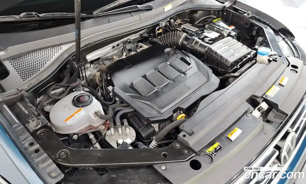 Volkswagen Tiguan 2021 2.0 Автомат в Москве № 215053, фото 13