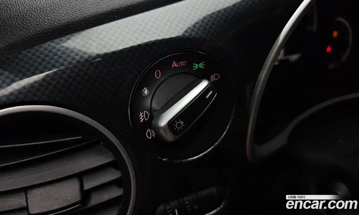 Volkswagen Beatle 2013 2.0 Автомат в Москве № 215235, фото 13