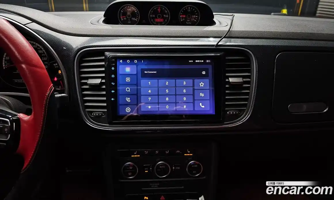 Volkswagen Beatle 2013 2.0 Автомат в Москве № 215235, фото 14