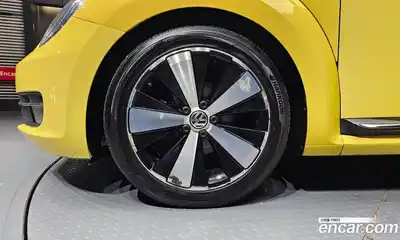 Volkswagen Beatle 2013 2.0 Автомат в Москве № 215235, миниатюра 9