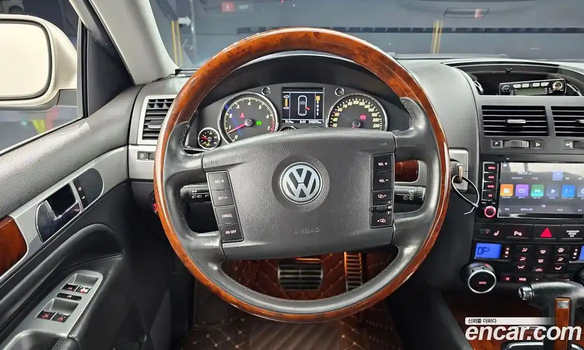 Volkswagen Touareg 2005 4.2 Автомат в Москве № 215372, фото 13