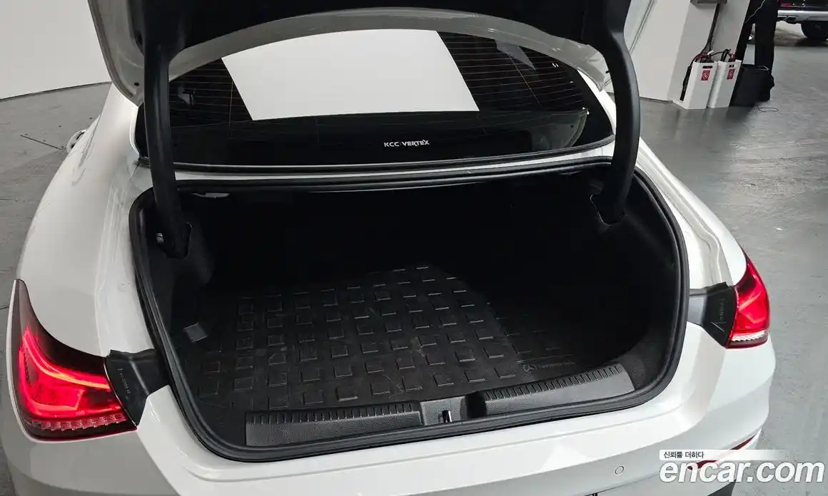 Mercedes-Benz CLA-Class 2020 2.0 Автомат в Москве № 219556, фото 19