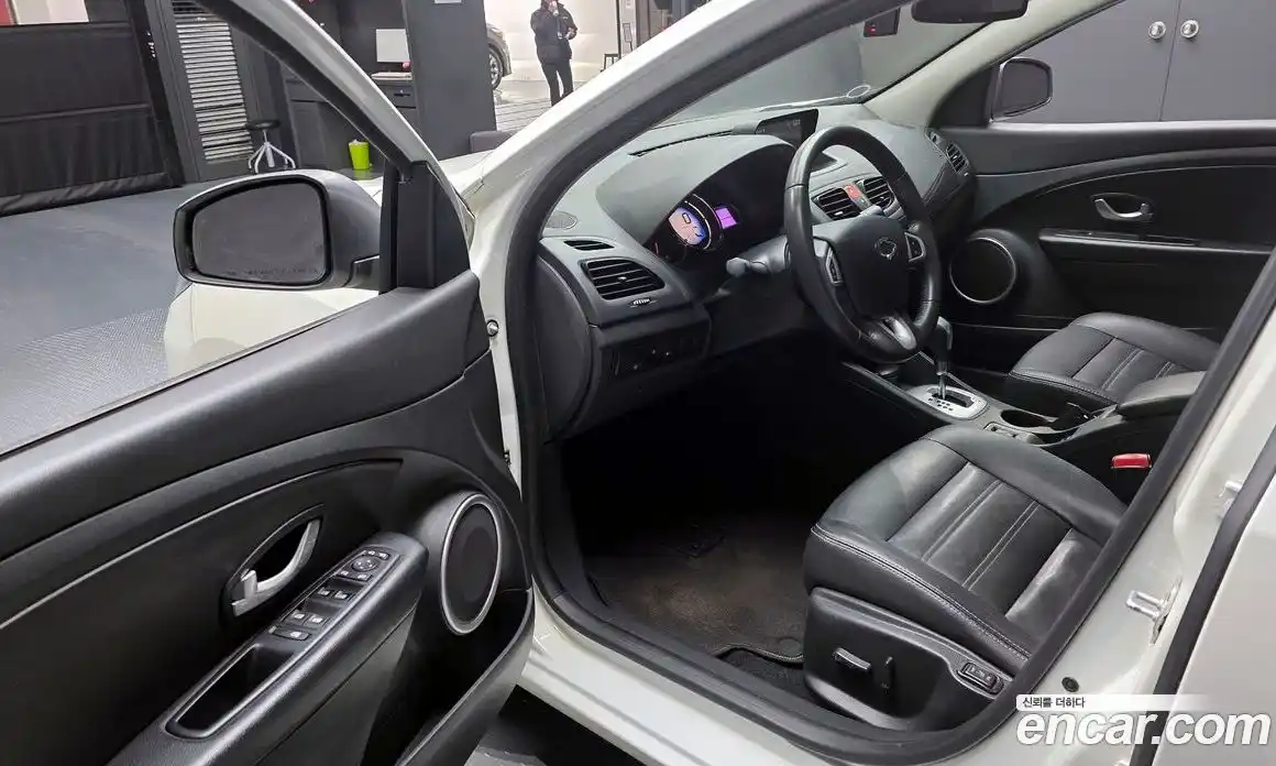 Renault SM3 2014 1.6 Автомат в Москве № 225984, фото 6