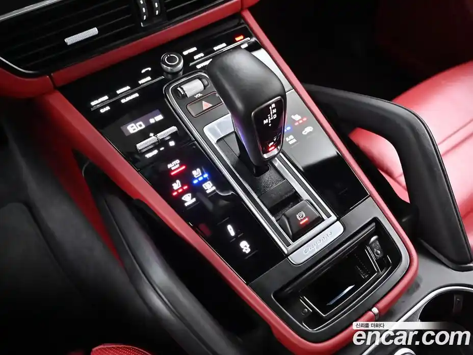 Porsche Cayenne 2023 3.0 Автомат в Москве № 231075, фото 16