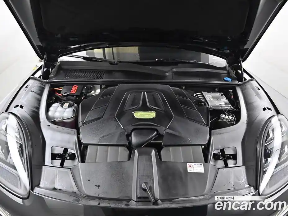 Porsche Cayenne 2023 3.0 Автомат в Москве № 231075, фото 6