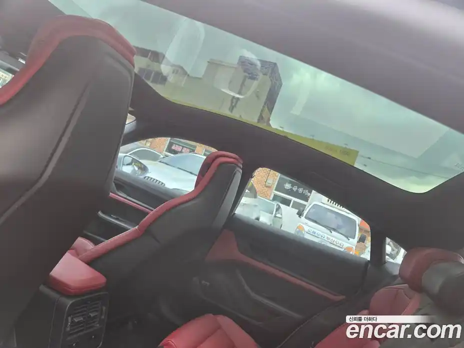 Porsche Taycan 2024 0.1 Автомат в Москве № 231076, фото 12