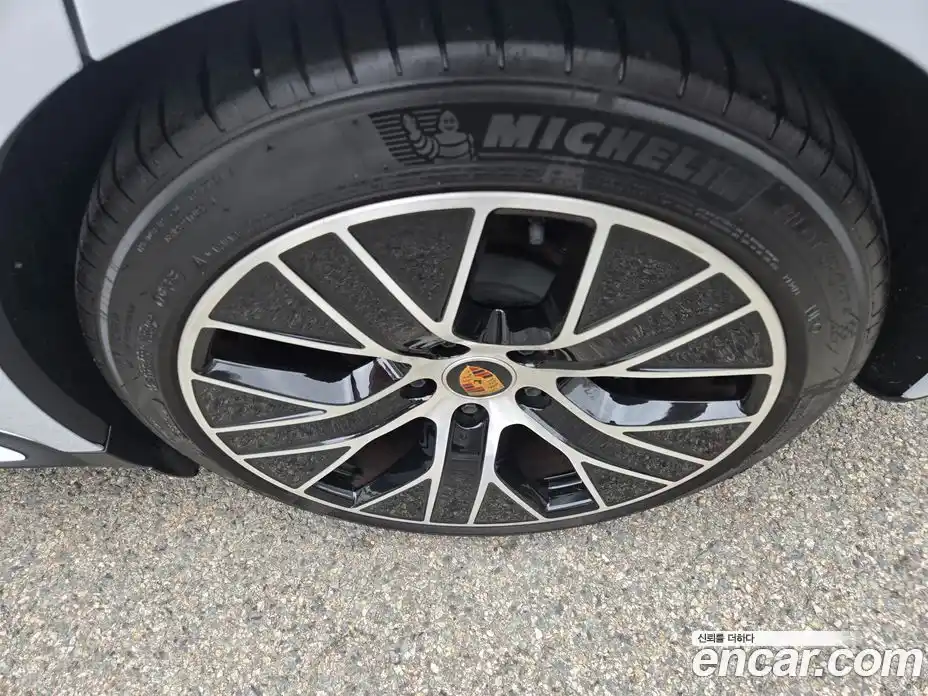 Porsche Taycan 2024 0.1 Автомат в Москве № 231076, фото 10