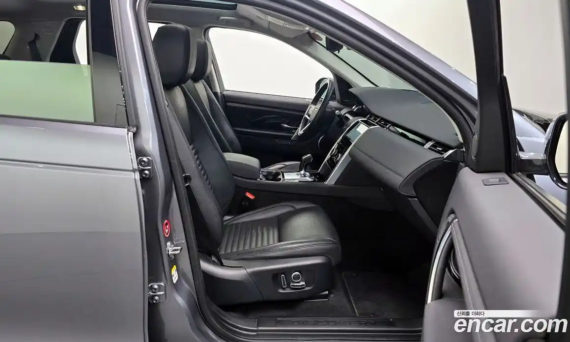 Land Rover Discovery Sport 2021 2.0 Автомат в Москве № 231235, фото 20