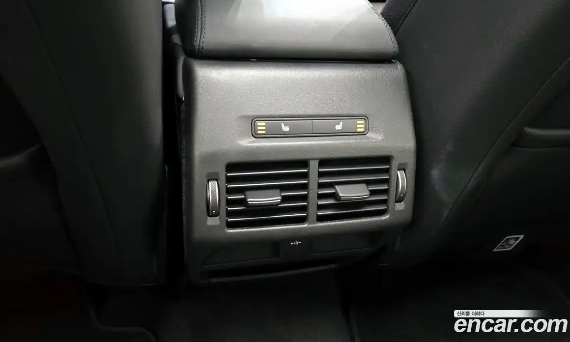 Land Rover Discovery Sport 2021 2.0 Автомат в Москве № 231235, фото 6