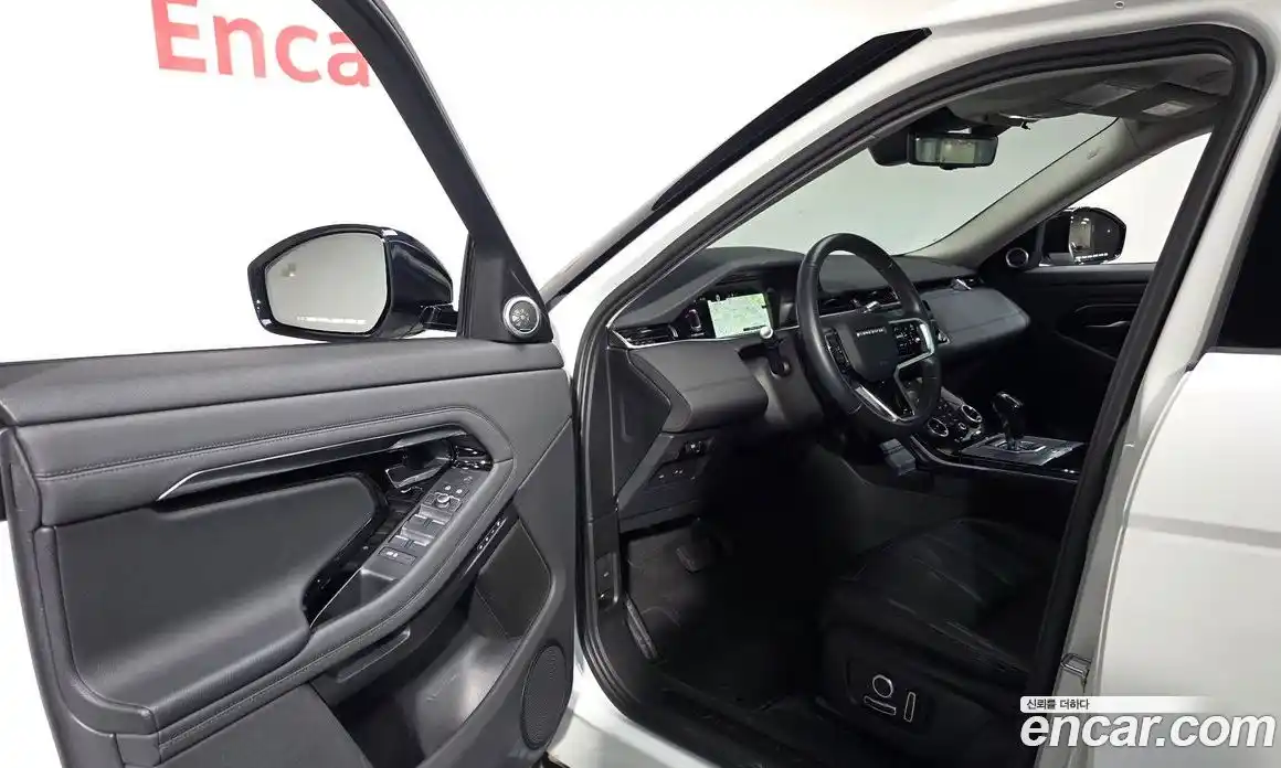 Land Rover Range-Rover Evoque 2021 2.0 Автомат в Москве № 231254, фото 8