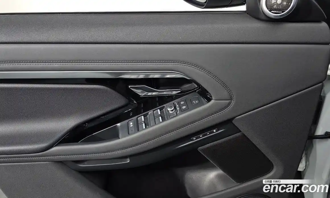 Land Rover Range-Rover Evoque 2021 2.0 Автомат в Москве № 231254, фото 9