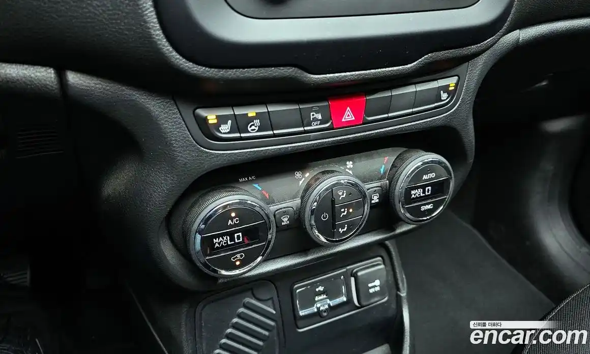 Jeep Renegade 2015 2.4 Автомат в Москве № 232346, фото 10