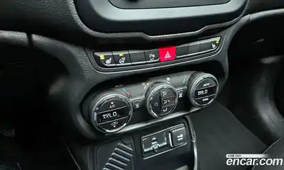 Jeep Renegade 2015 2.4 Автомат в Москве № 232346, миниатюра 10