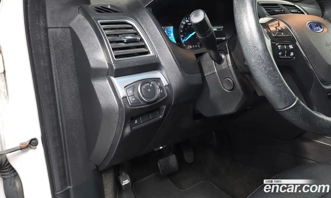 Ford Explorer 2018 2.3 Автомат в Москве № 255536, фото 16