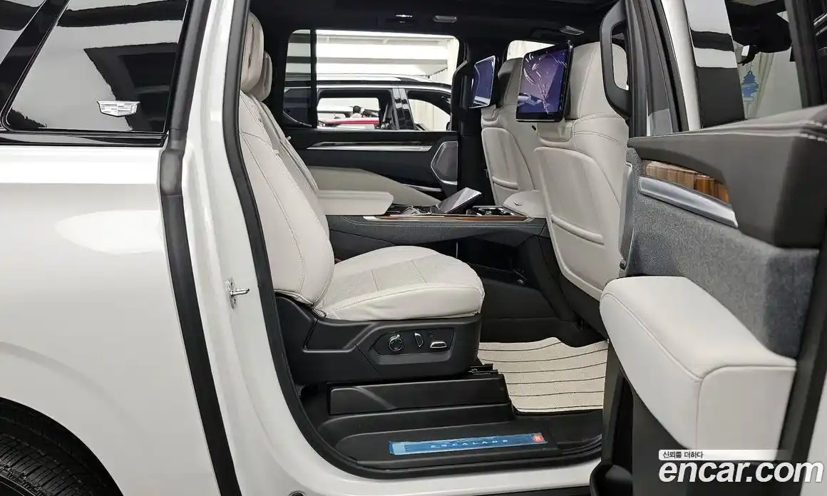 Cadillac Escalade 2025 6.2 Автомат в Москве № 256350, фото 12