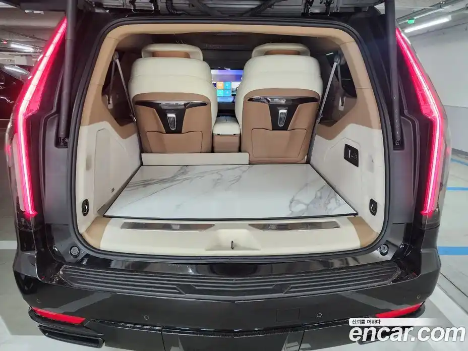 Cadillac Escalade 2023 6.2 Автомат в Москве № 256497, фото 16