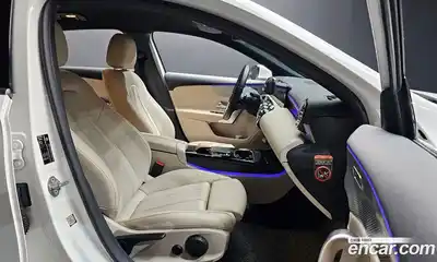 Mercedes-Benz A-Class 2021 2.0 Автомат в Москве № 262915, миниатюра 2