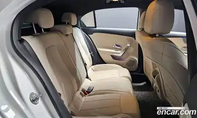 Mercedes-Benz A-Class 2021 2.0 Автомат в Москве № 262915, миниатюра 3