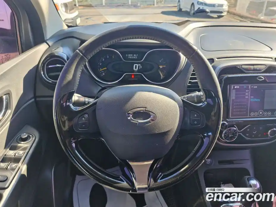 Renault QM3 2016 1.5 Автомат в Москве № 266543, фото 12