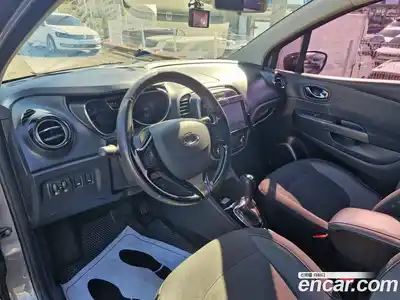 Renault QM3 2016 1.5 Автомат в Москве № 266543, миниатюра 9