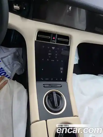 Porsche Taycan 2024 Автомат в Москве № 296039, миниатюра 12