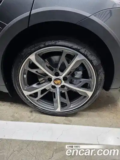 Porsche Taycan 2024 Автомат в Москве № 296039, миниатюра 2