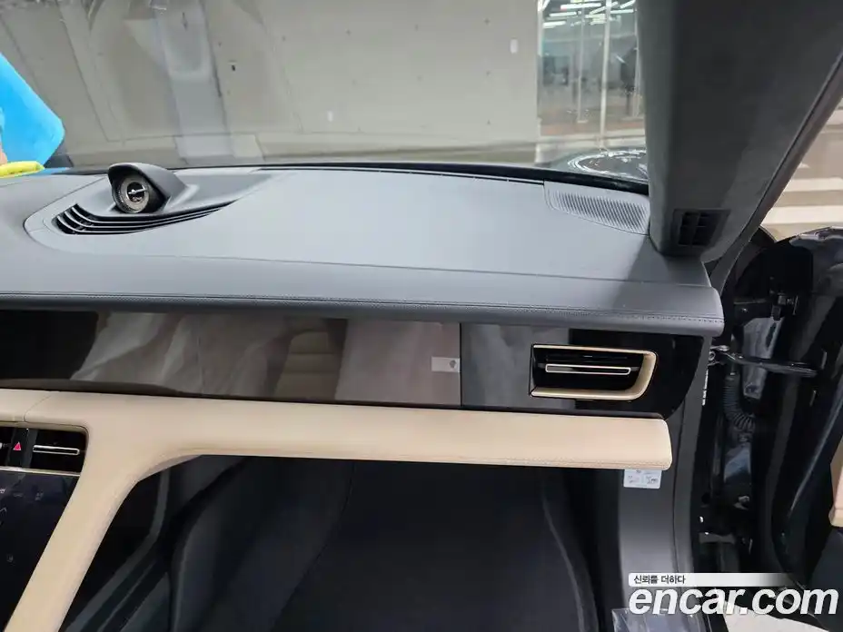 Porsche Taycan 2024 Автомат в Москве № 296039, фото 4