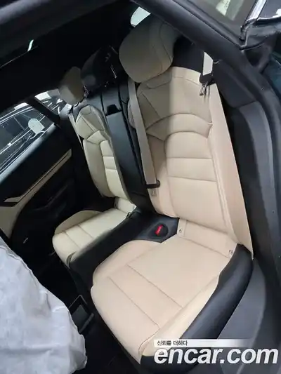 Porsche Taycan 2024 Автомат в Москве № 296039, миниатюра 7