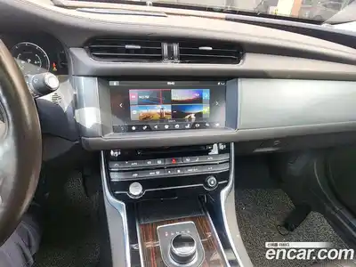 Jaguar XF 2018 2.0 Автомат в Москве № 305170, миниатюра 10