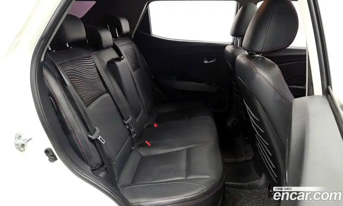 SsangYong TIBOLI 2016 1.6 Автомат в Москве № 341715, фото 12