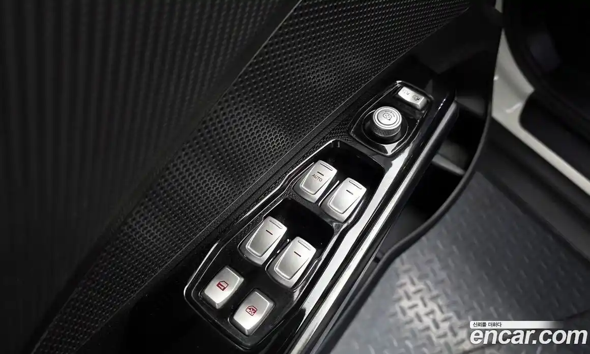 SsangYong TIBOLI 2016 1.6 Автомат в Москве № 341715, фото 15