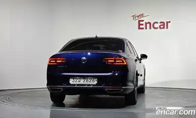 Volkswagen Passat 2018 2.0 Автомат в Москве № 357847, миниатюра 3
