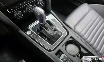 Volkswagen Passat 2018 2.0 Автомат в Москве № 357847, миниатюра 8