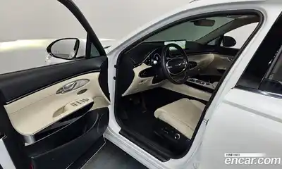 Genesis GV70 2024 2.5 Автомат в Москве № 386097, миниатюра 10