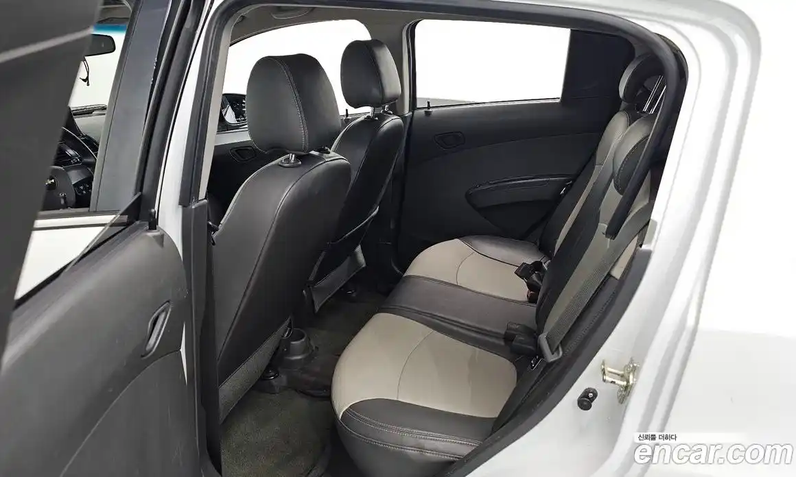 Chevrolet Spark 2012 1.0 Автомат в Москве № 38936, фото 5