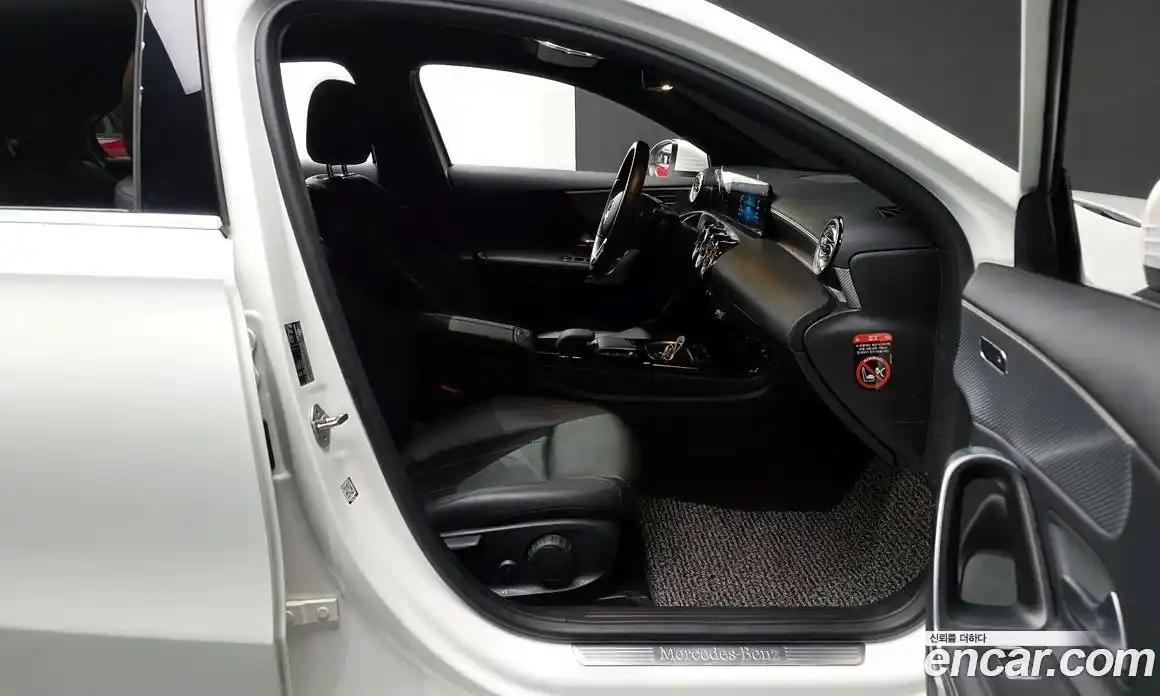 Mercedes-Benz A-Class 2022 2.0 Автомат в Москве № 409969, фото 11