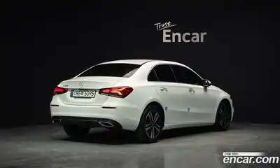 Mercedes-Benz A-Class 2022 2.0 Автомат в Москве № 409969, миниатюра 2