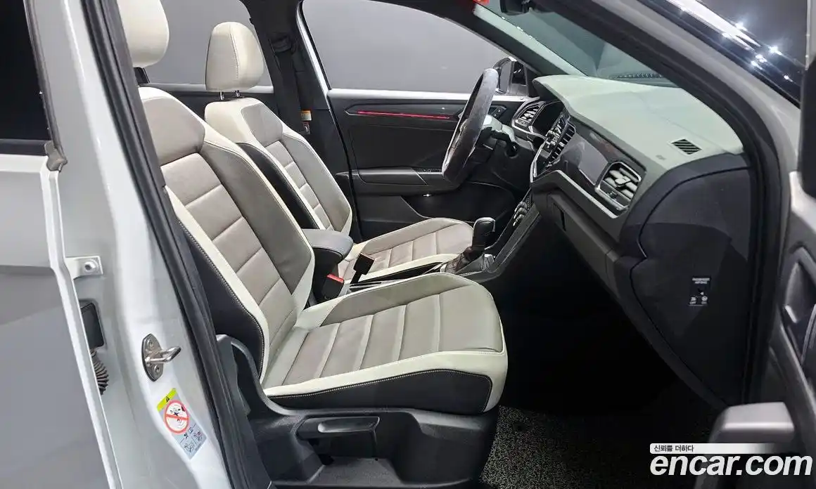 Volkswagen T-Roc 2022 2.0 Автомат в Москве № 432236, фото 11