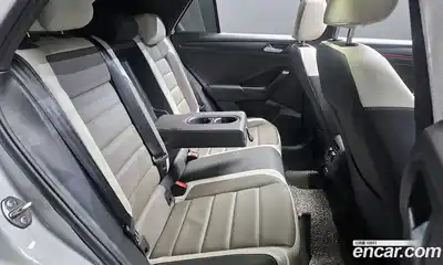 Volkswagen T-Roc 2022 2.0 Автомат в Москве № 432236, миниатюра 12