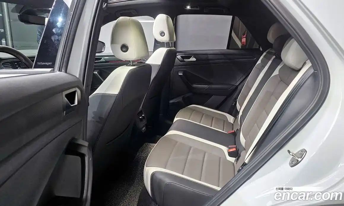 Volkswagen T-Roc 2022 2.0 Автомат в Москве № 432236, фото 13