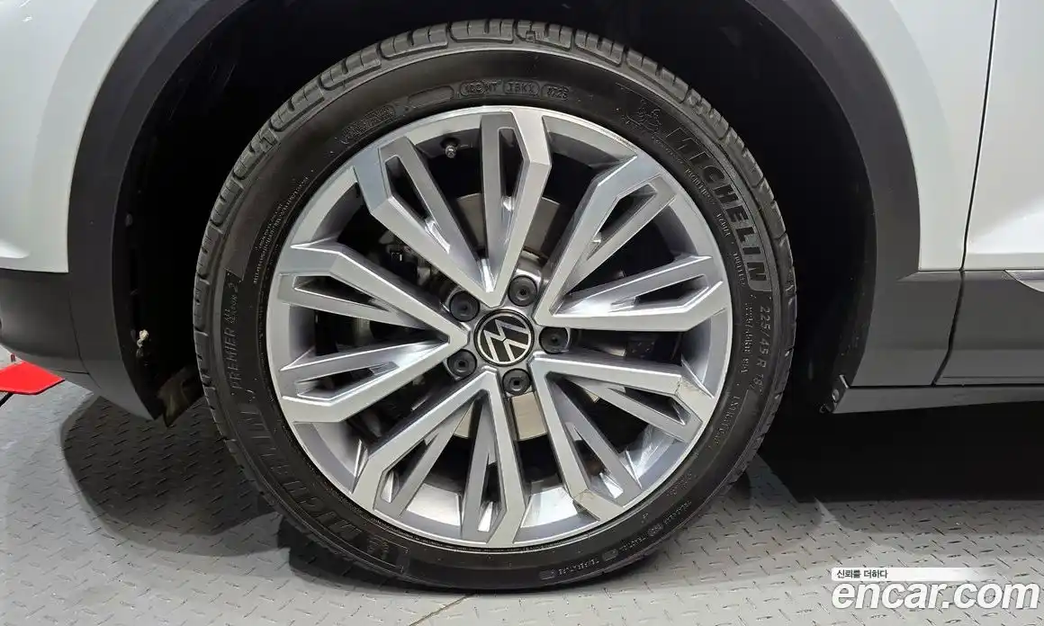 Volkswagen T-Roc 2022 2.0 Автомат в Москве № 432236, фото 5