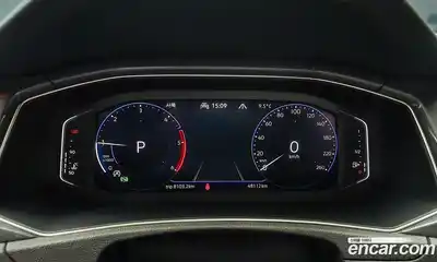 Volkswagen T-Roc 2022 2.0 Автомат в Москве № 432236, миниатюра 8