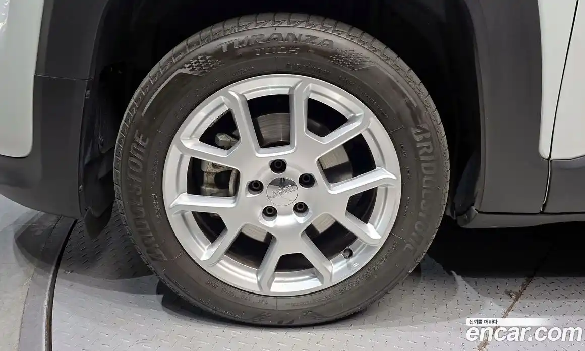 Jeep Renegade 2021 2.4 Автомат в Москве № 432677, фото 5