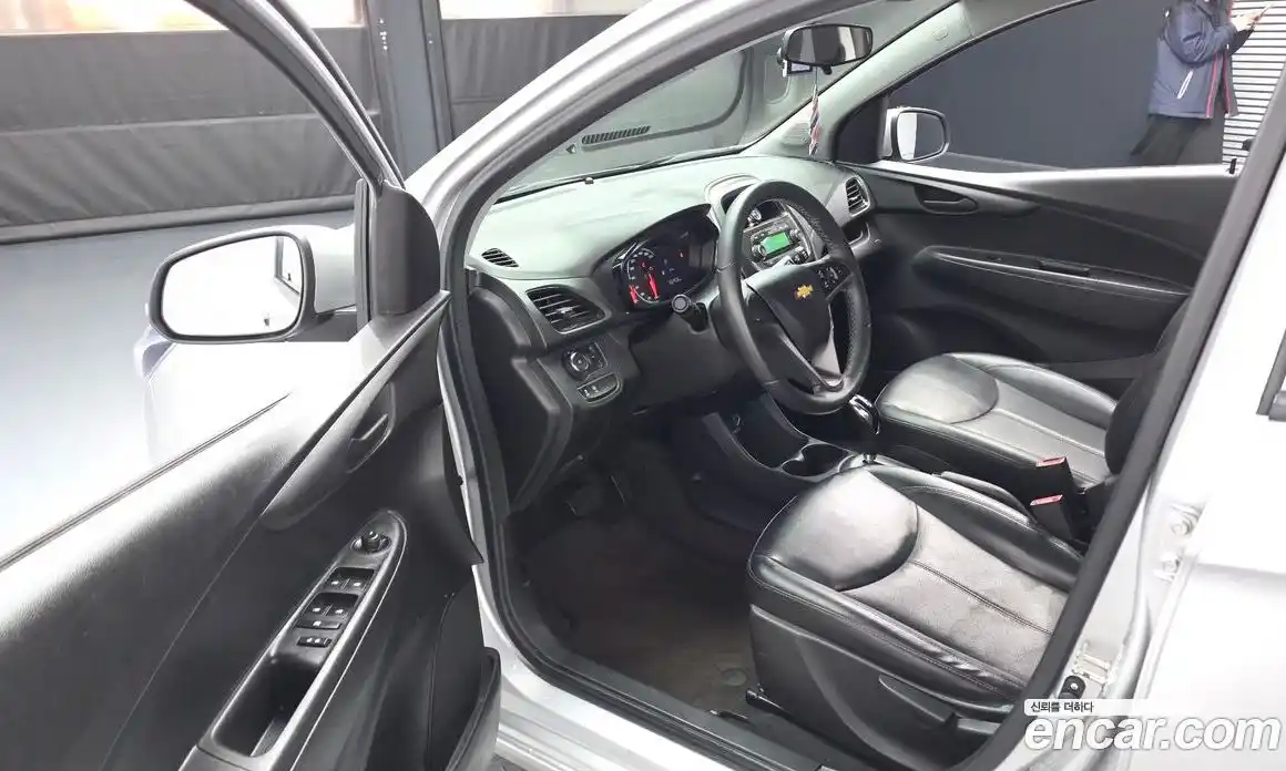 Chevrolet Spark 2016 1.0 Автомат в Москве № 455108, фото 10