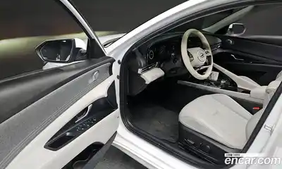 Hyundai Avante 2023 1.6 Автомат в Москве № 457401, миниатюра 11