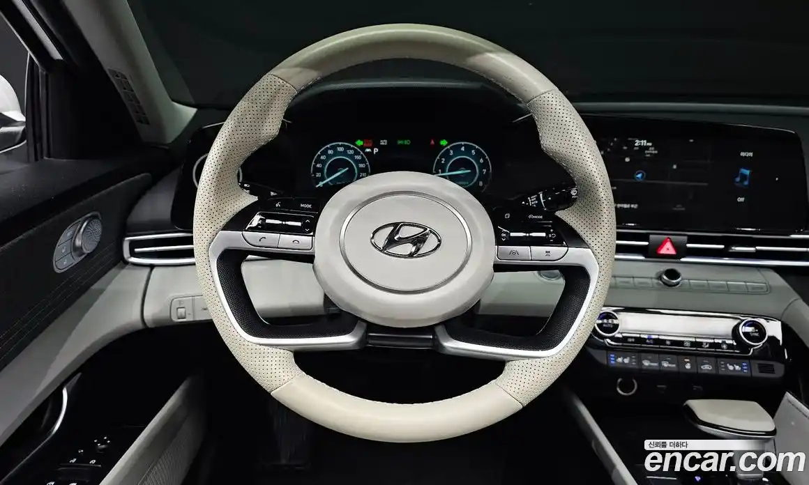 Hyundai Avante 2023 1.6 Автомат в Москве № 457401, фото 13