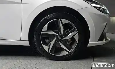 Hyundai Avante 2023 1.6 Автомат в Москве № 457401, миниатюра 5