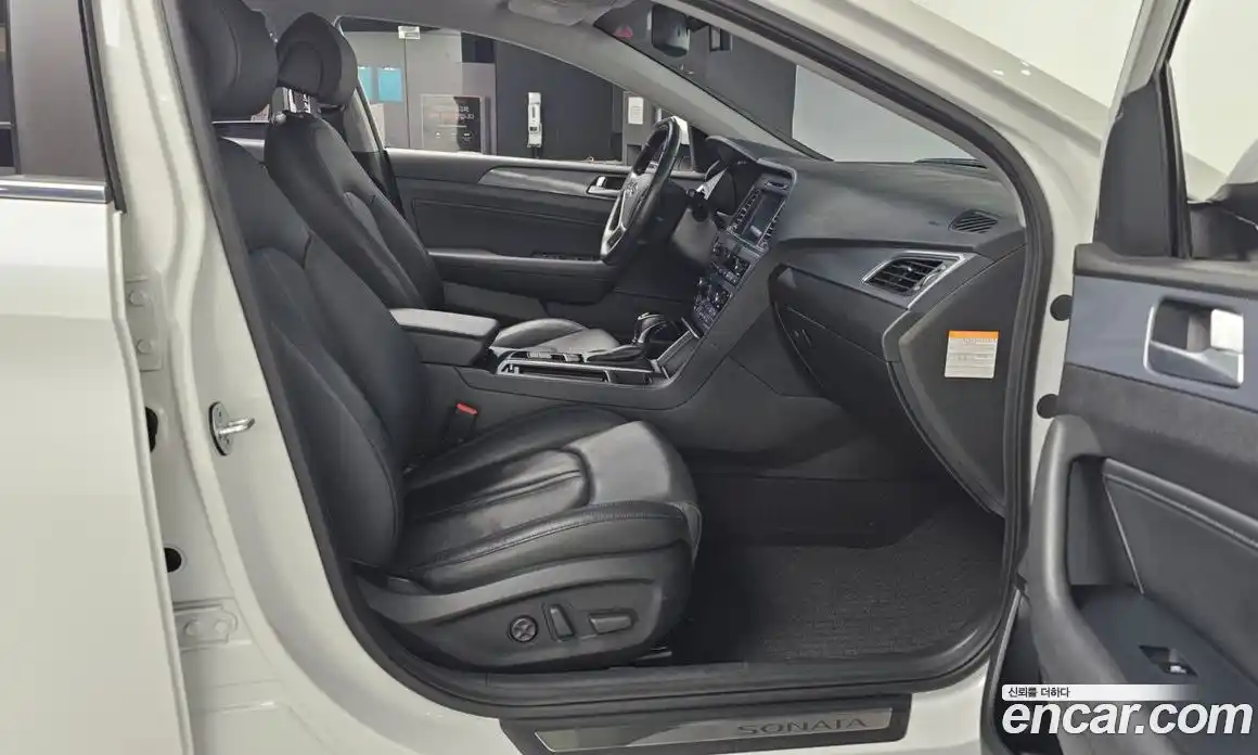 Hyundai Sonata 2017 2.0 Автомат в Москве № 459037, фото 11