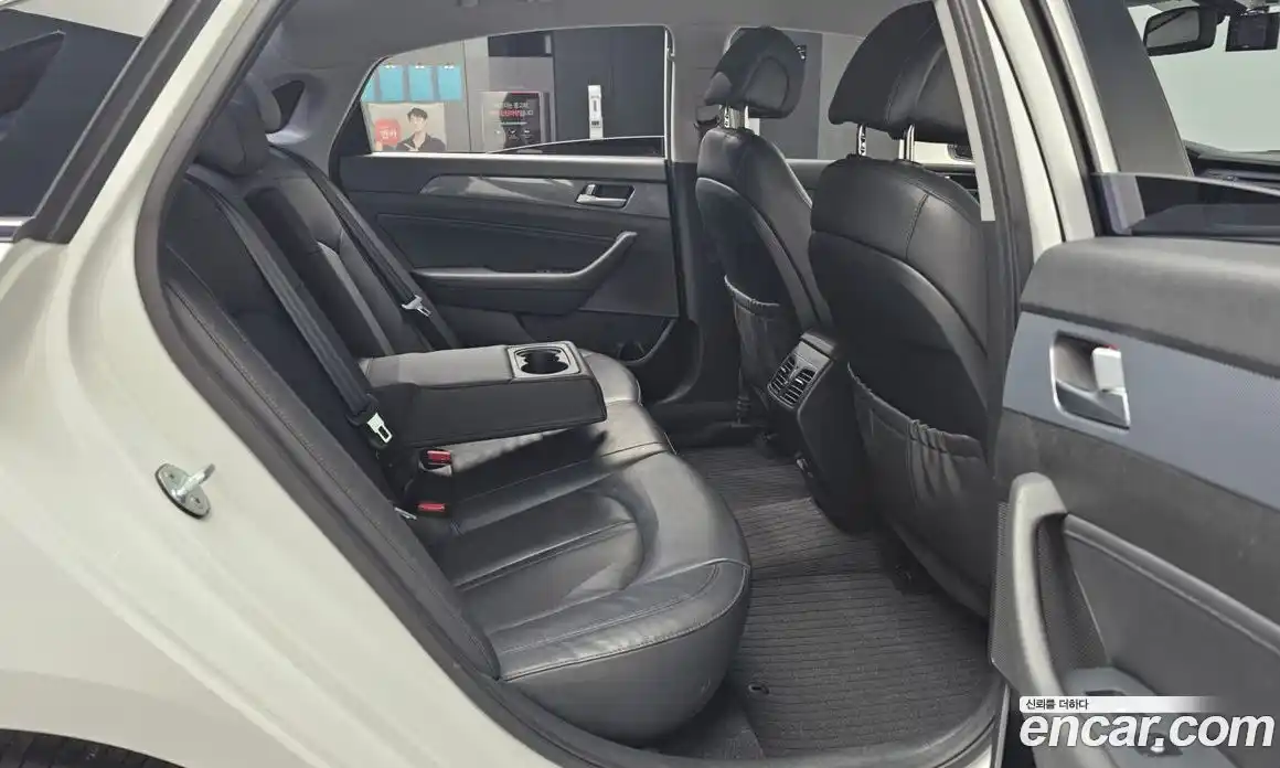 Hyundai Sonata 2017 2.0 Автомат в Москве № 459037, фото 12